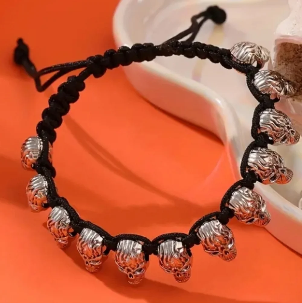 N/A silvertone skulls
